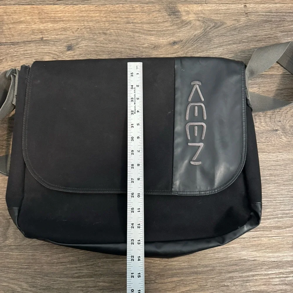 Keen Hybrid Transport MORTON MESSENGER Messenger U Bag Sling Bag‎ Black Color
